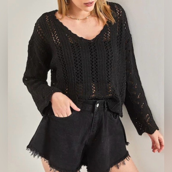 NWT Zara MEL Black Cropped Ribbed V-Neck knit peek-a-boo sweater size Medium - Picture 2 of 9